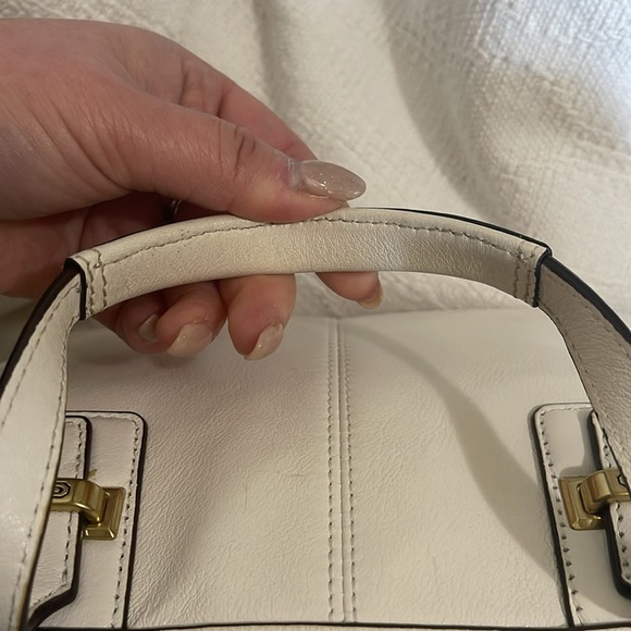 COACH- Taylorr leather satchel in Ivory - F25296- GUC - Picture 13 of 17